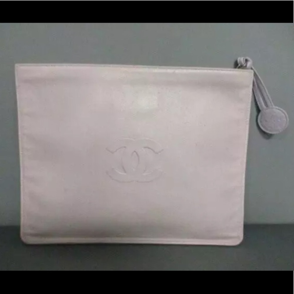 CHANEL 💯% authentic camellia pink leather pouch
